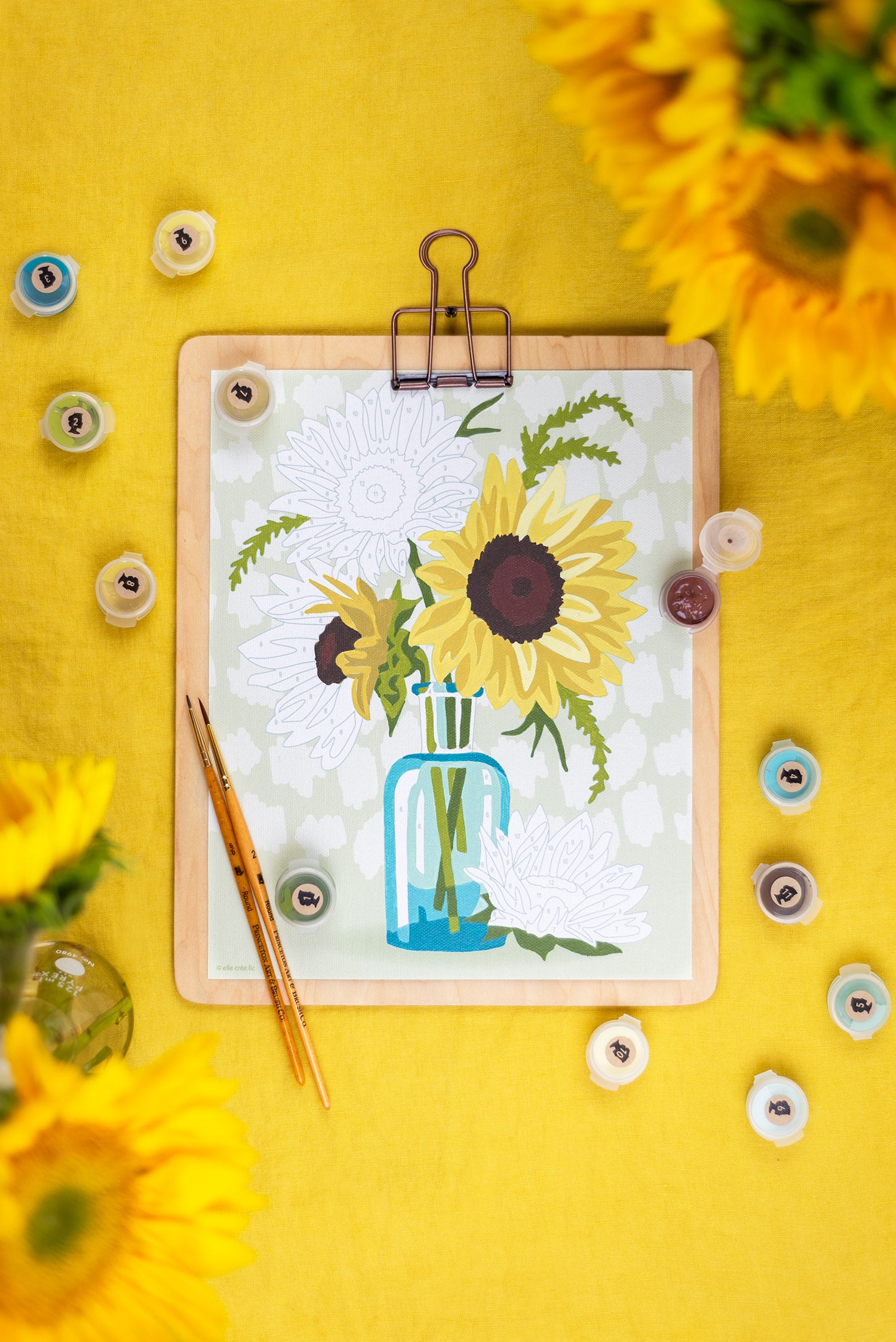 Sunflowers in Vase (yellow) | 8x10 paint-by-number kit - Elle Crée